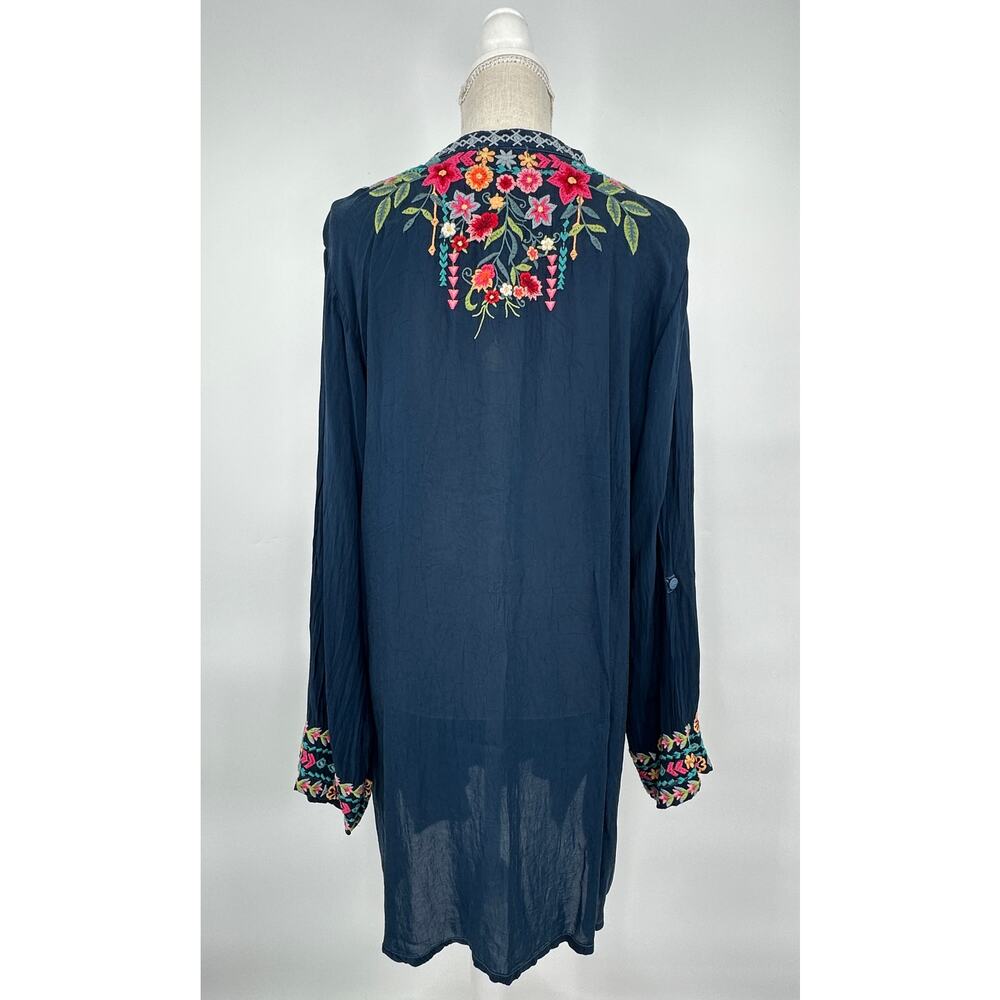 Johnny Was Annette Tunic Navy Floral Embroidered Top XL NWT Bastille Blue - Picture 4 of 10